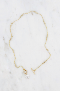 Gold Necklace W/Front Toggle Pearl